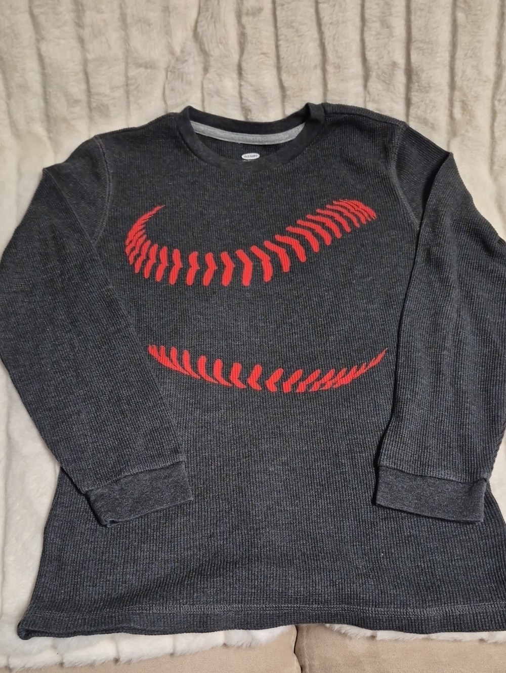 Old Navy Dark Gray Long Sleeve Thermal Top with Red Baseball Stitch Graphic